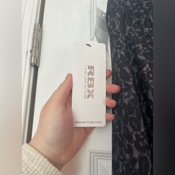 High Rise Cheta Print Leggings - Picture 7 of 8